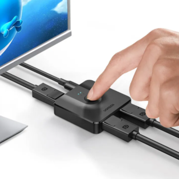 UGREEN DP 2 IN 1 OUT BI-DIRECTIONAL SWITCHER